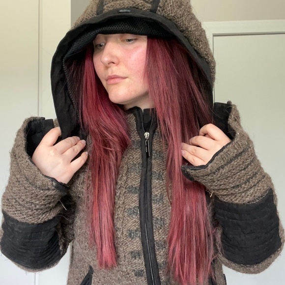 Urku Wool Coat - Picture 2 of 13